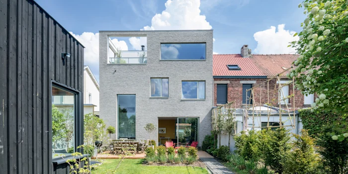 Maison Toi à Villeneuve-d’Ascq : une villa urbaine façonnée par la lumière