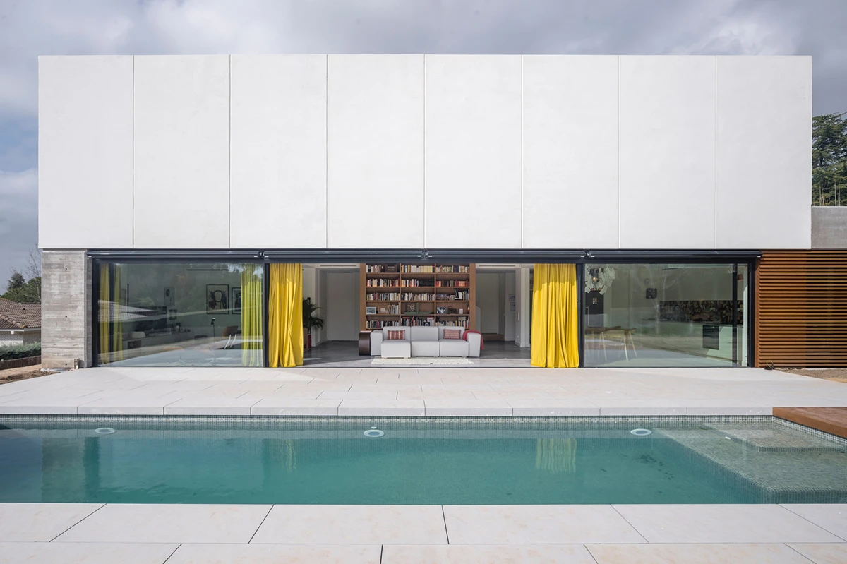 PH TEC House-Mis-Madrid-Spain FR-fr 02