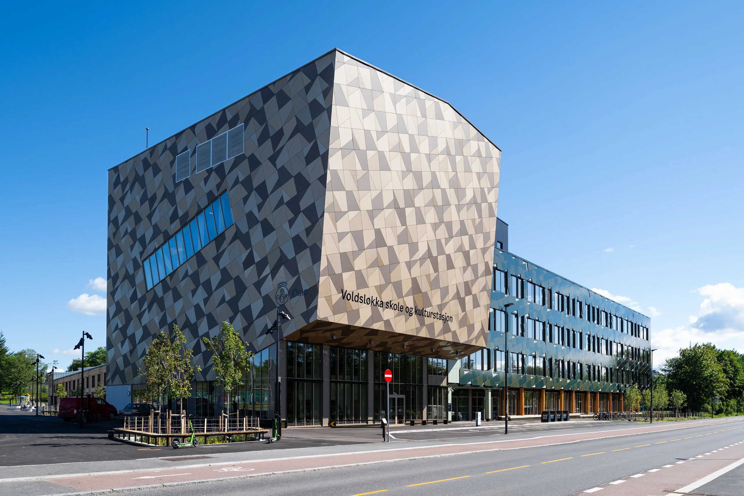 POM Voldsløkka Skole: En Lektion i Alsidig Bæredygtighed og Innovativ Design