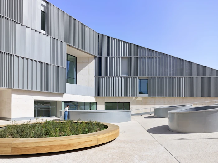 Facultad de Humanidades y Ciencias de la Comunicación de la Universidad CEU, de Nieto Sobejano arquitectos