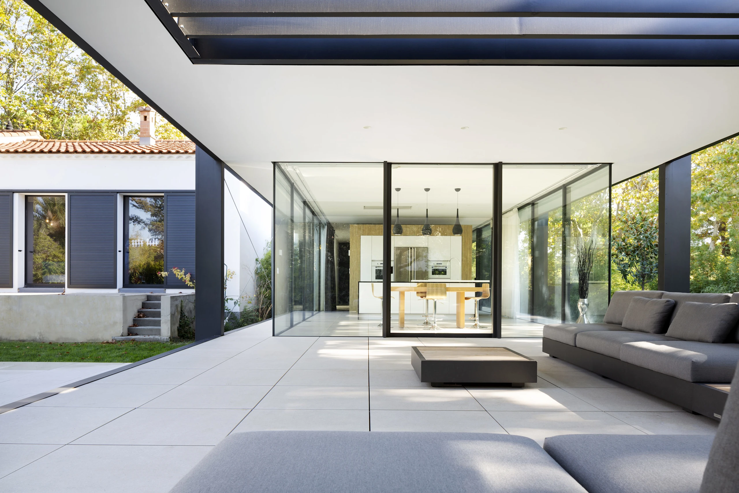 Extension of a townhouse: A project focused on nature