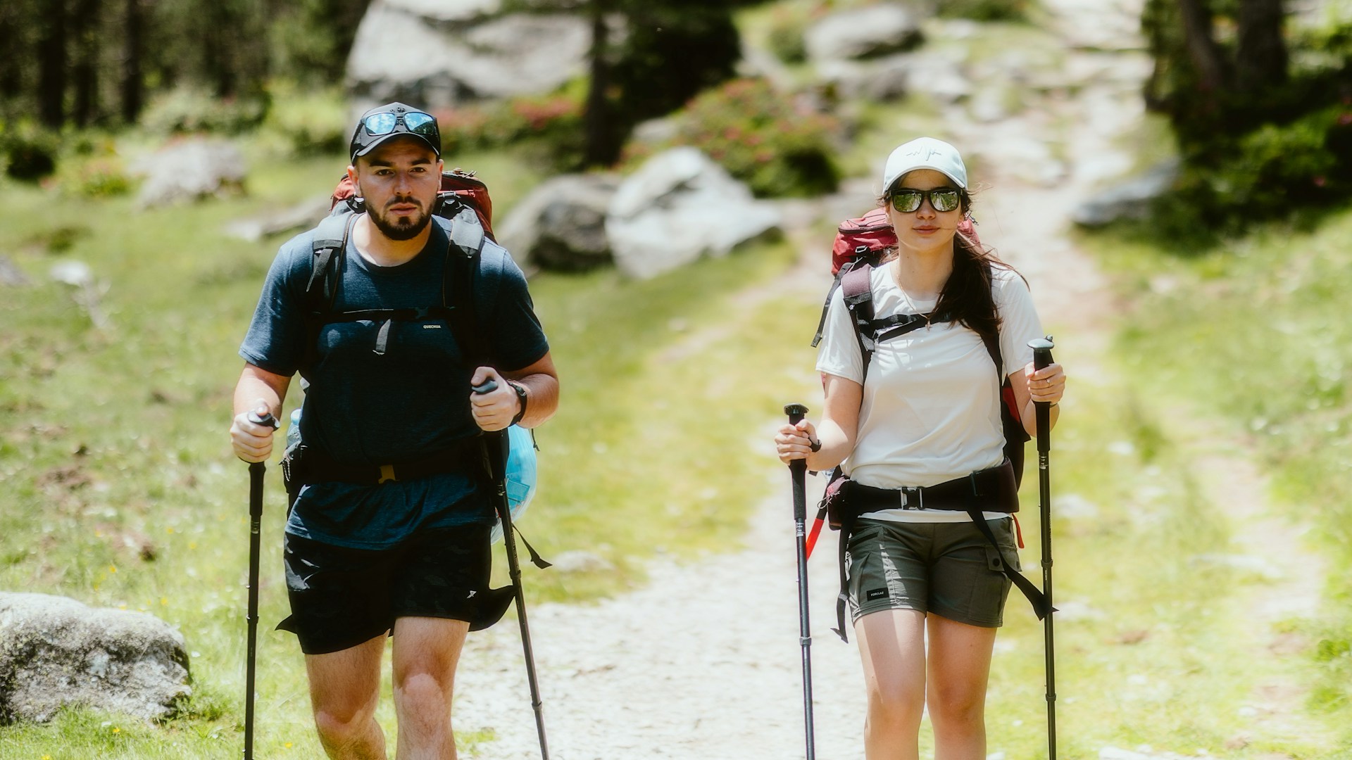 couple hiking | couple hiking