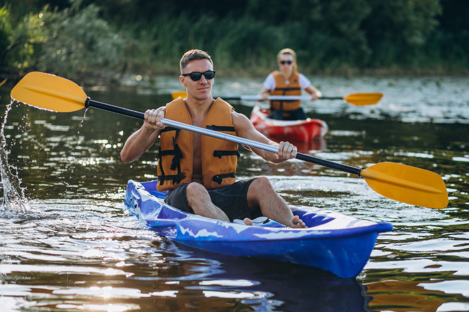 couple kayaking
