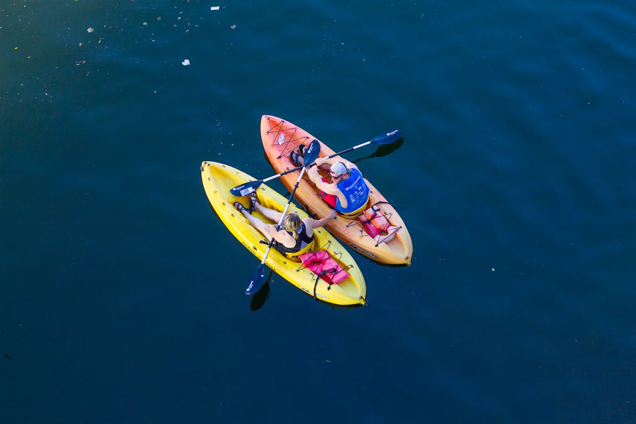 couple kayaking | couple kayaking