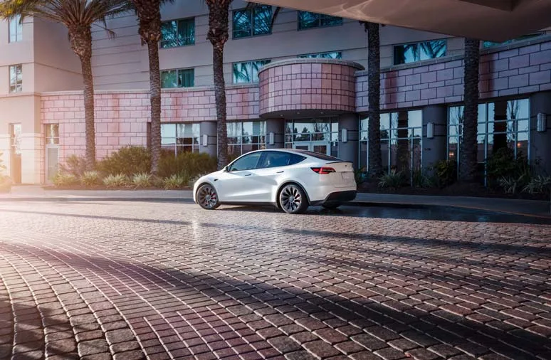 how leasing tesla works%