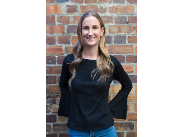 headshot - alison banney - whitespace