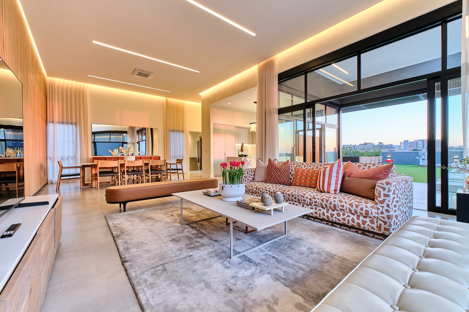 The-Emerald-Penthouse-Banner-1900x760