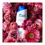bouteille de shampooing Head & Shoulders avec fleurs roses
