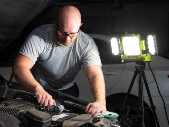 Product Features Image for 18V ONE+ CORDLESS LED HYBRID PANEL LIGHT (TOOL ONLY).