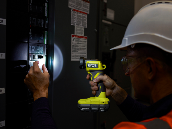 Product Features Image for 18V ONE+ LED LIGHT.