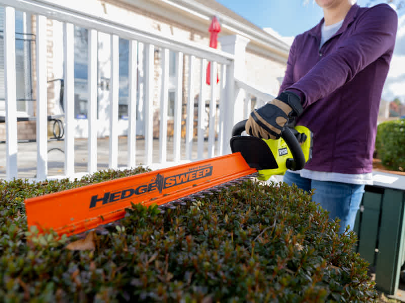 Product Features Image for 18V ONE+ 22" CORDLESS HEDGE TRIMMER (TOOL ONLY).