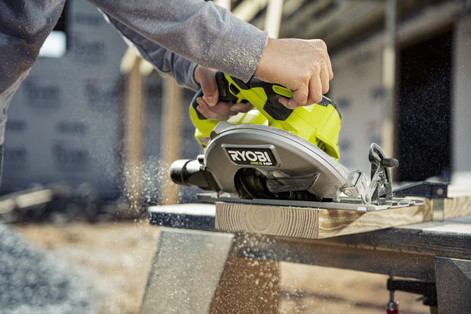 Ryobi cordless mini store circular saw