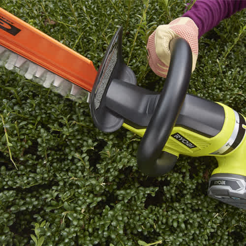 Product Features Image for 18V ONE+™ 22" Hedge Trimmer.