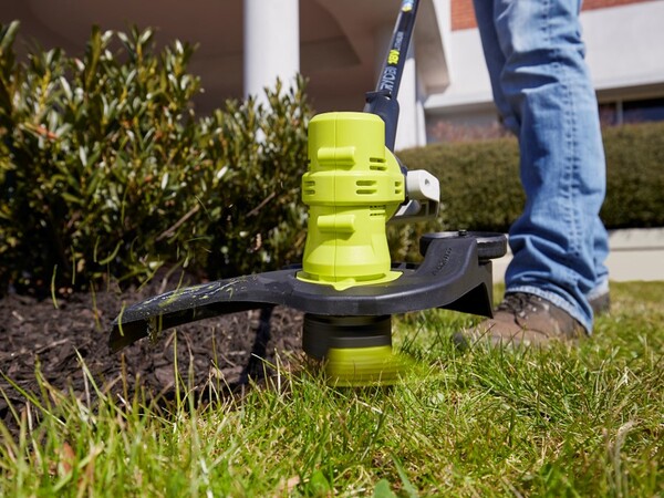 Product Features Image for 18V ONE+™ LITHIUM+™ String Trimmer/Edger WITH 4AH BATTERY & CHARGER.