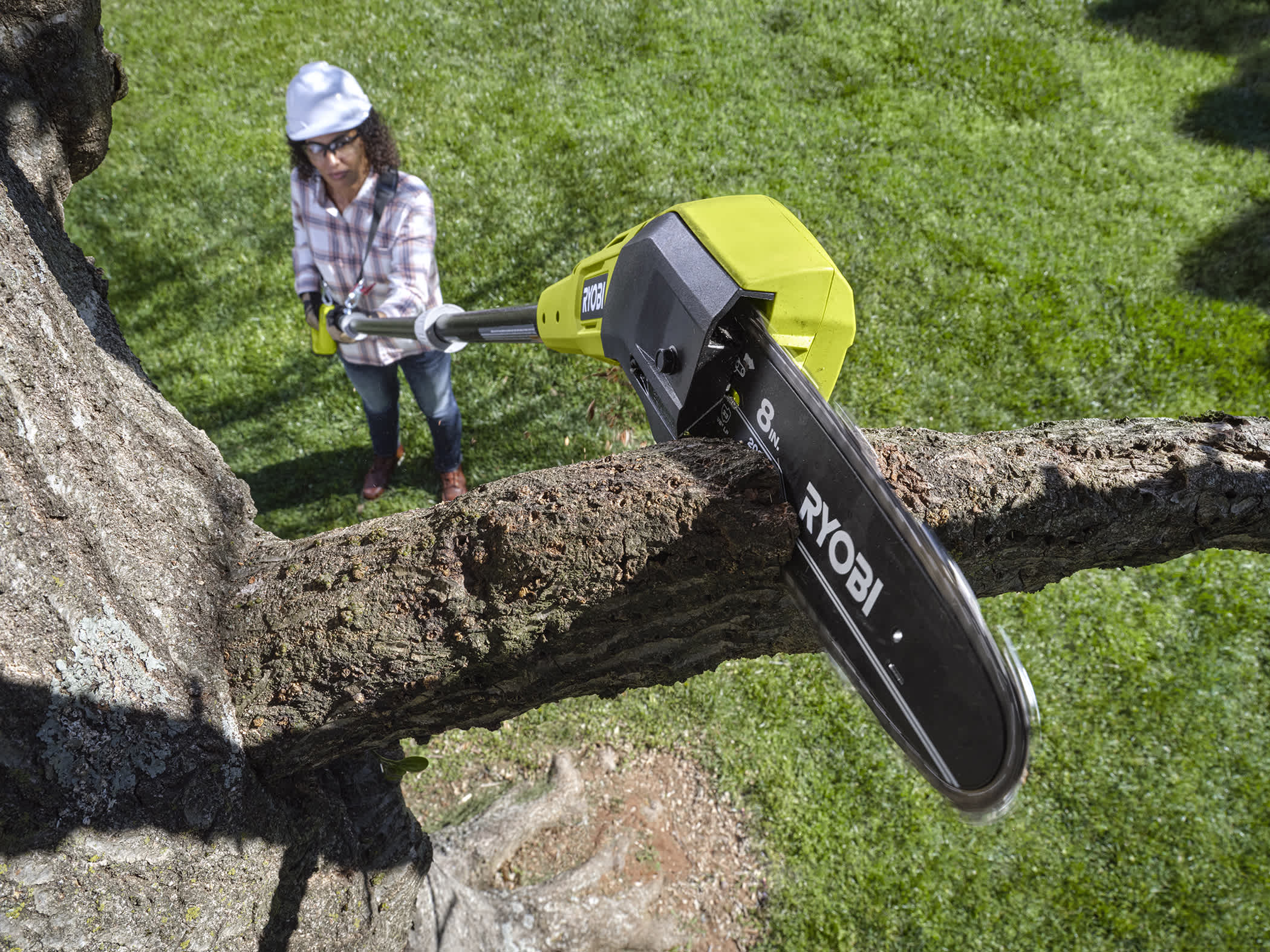 Product Features Image for 18V ONE+ 8" POLE SAW & 8" PRUNING SAW COMBO KIT.