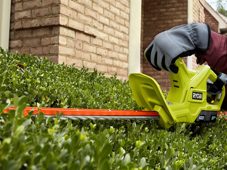 Product Features Image for 18V ONE+ 18" CORDLESS BATTERY HEDGE TRIMMER (TOOL ONLY).