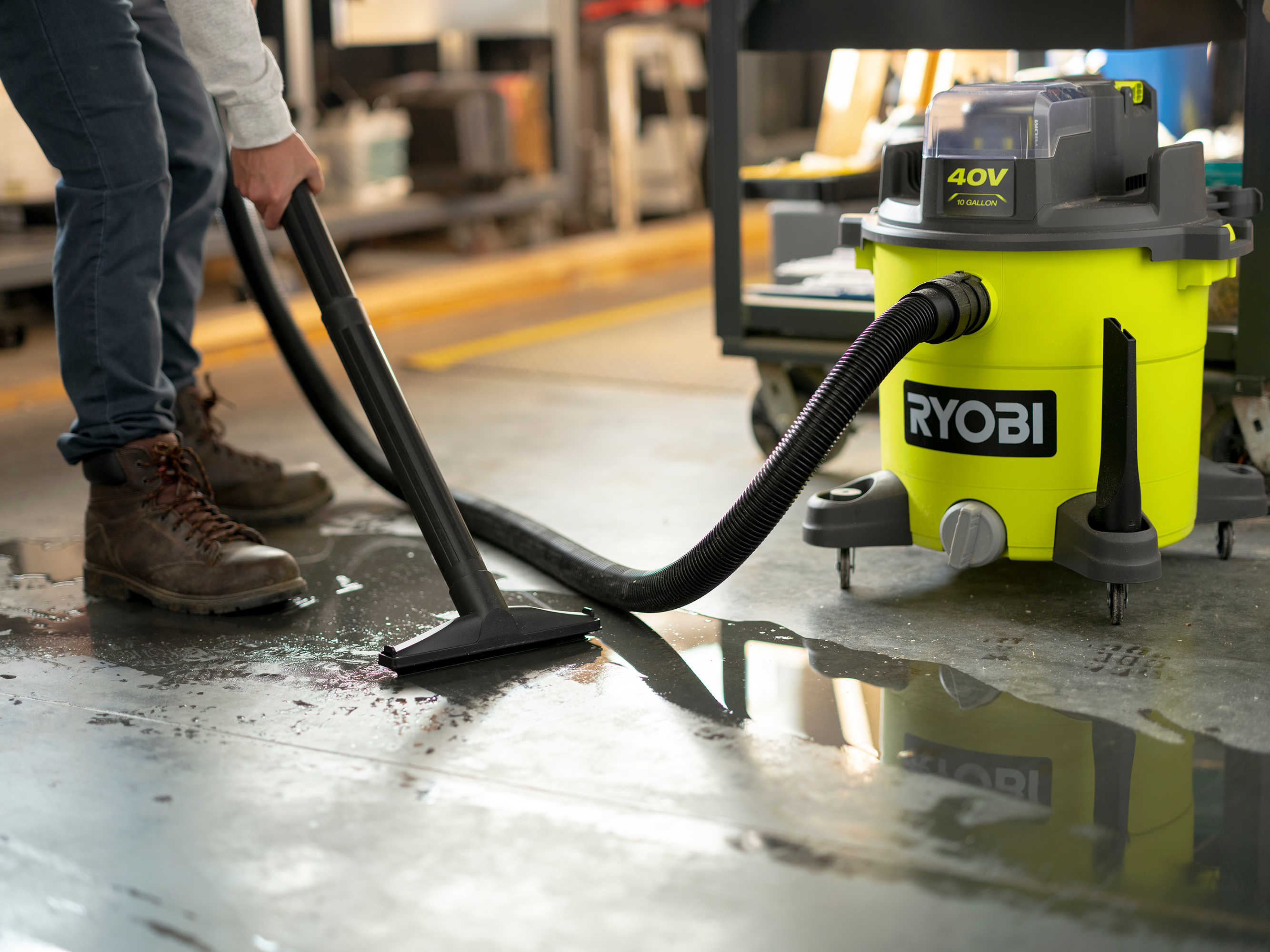 Product Features Image for 40V 10 GAL. WET/DRY VACUUM.