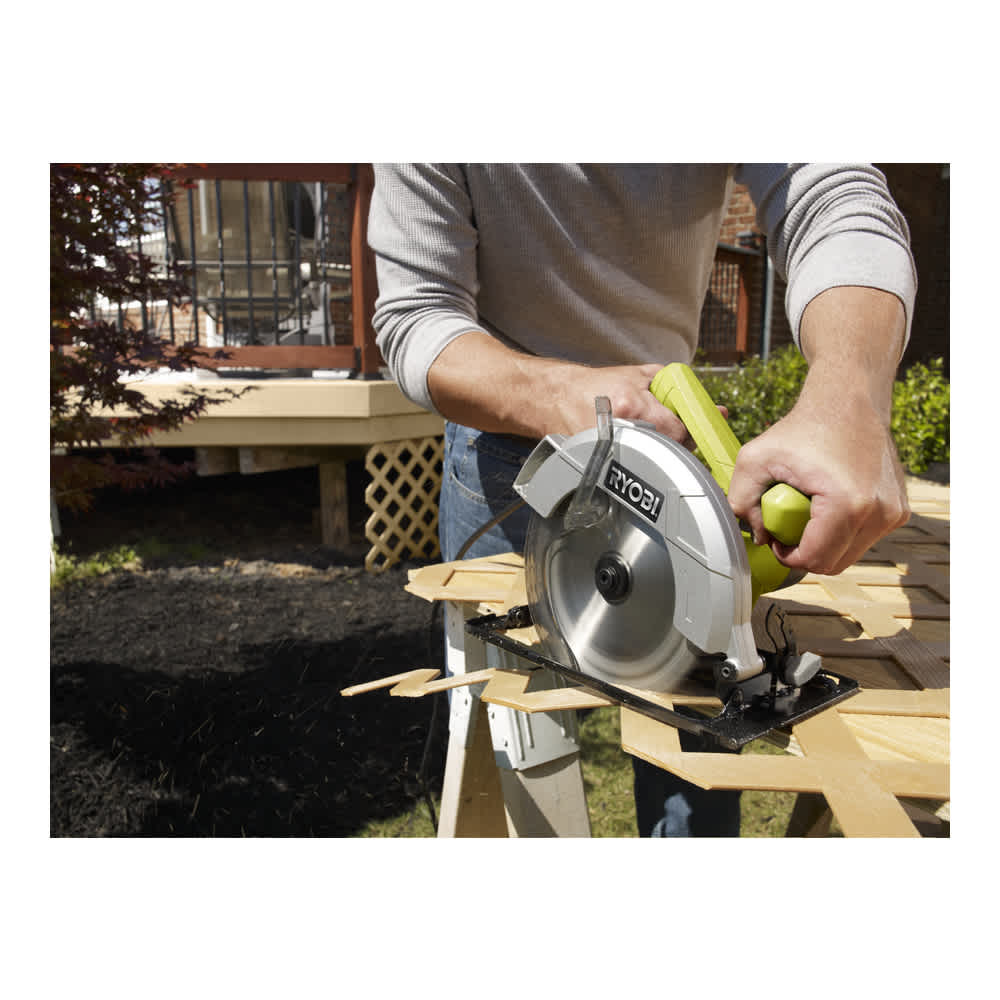 Product Features Image for 7 1/4 IN. Circular Saw.