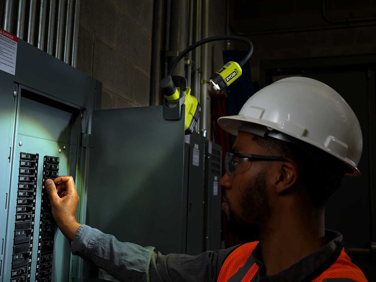 Product Features Image for 18V ONE+ FLEXIBLE LED CLAMP LIGHT.