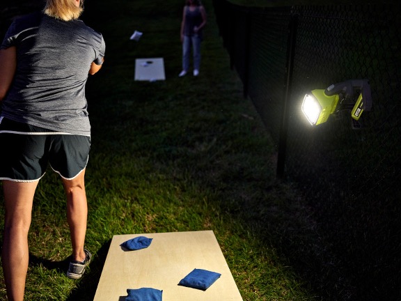 Product Features Image for 18V ONE+ CORDLESS LED HYBRID FLOOD LIGHT (TOOL ONLY).