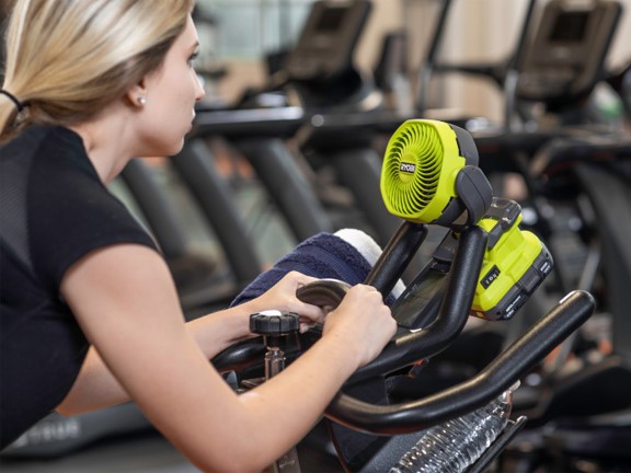 Product Features Image for 18V ONE+ 4" Clamp Fan.