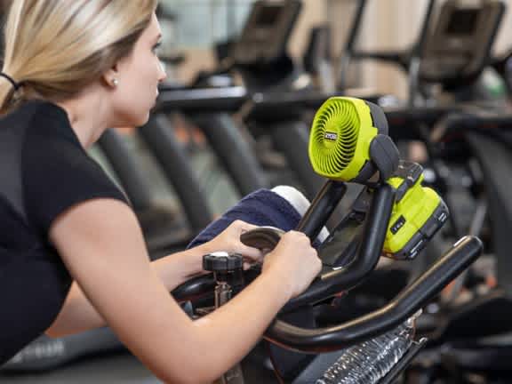 Product Features Image for 18V ONE+ 4" Clamp Fan.