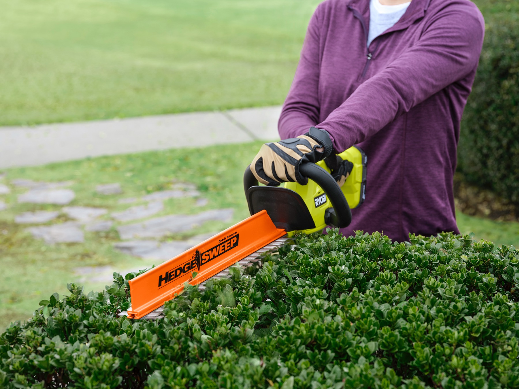 Product Features Image for 18V ONE+ CORDLESS 22" HEDGE TRIMMER KIT.