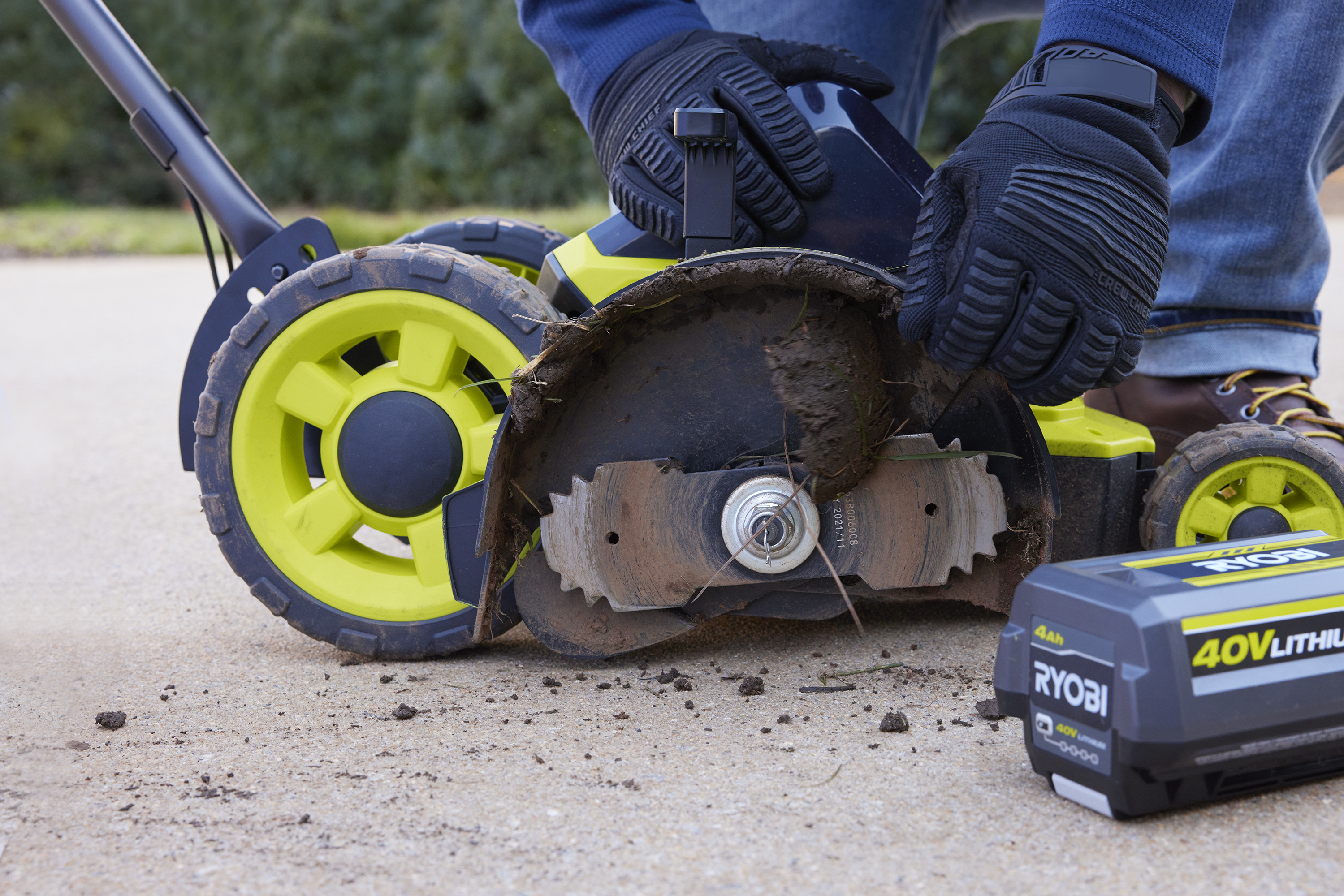 Product Features Image for 40V HP BRUSHLESS 9" EDGER KIT.