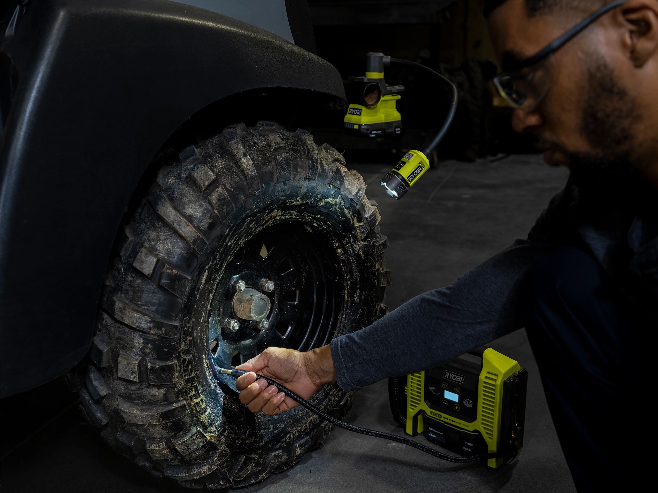 Product Features Image for 18V ONE+ FLEXIBLE LED CLAMP LIGHT KIT.