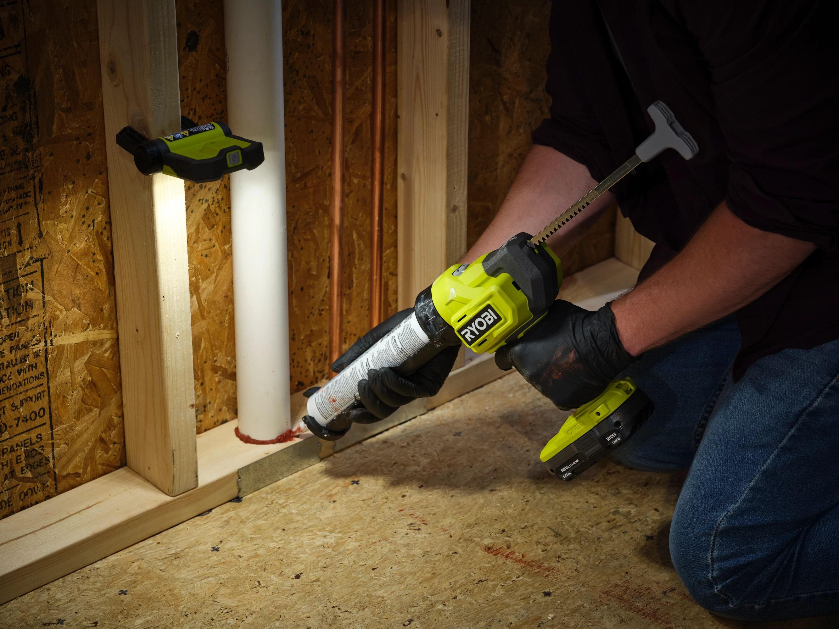 Product Features Image for 18V ONE+ 10 OZ. CAULK AND ADHESIVE GUN.