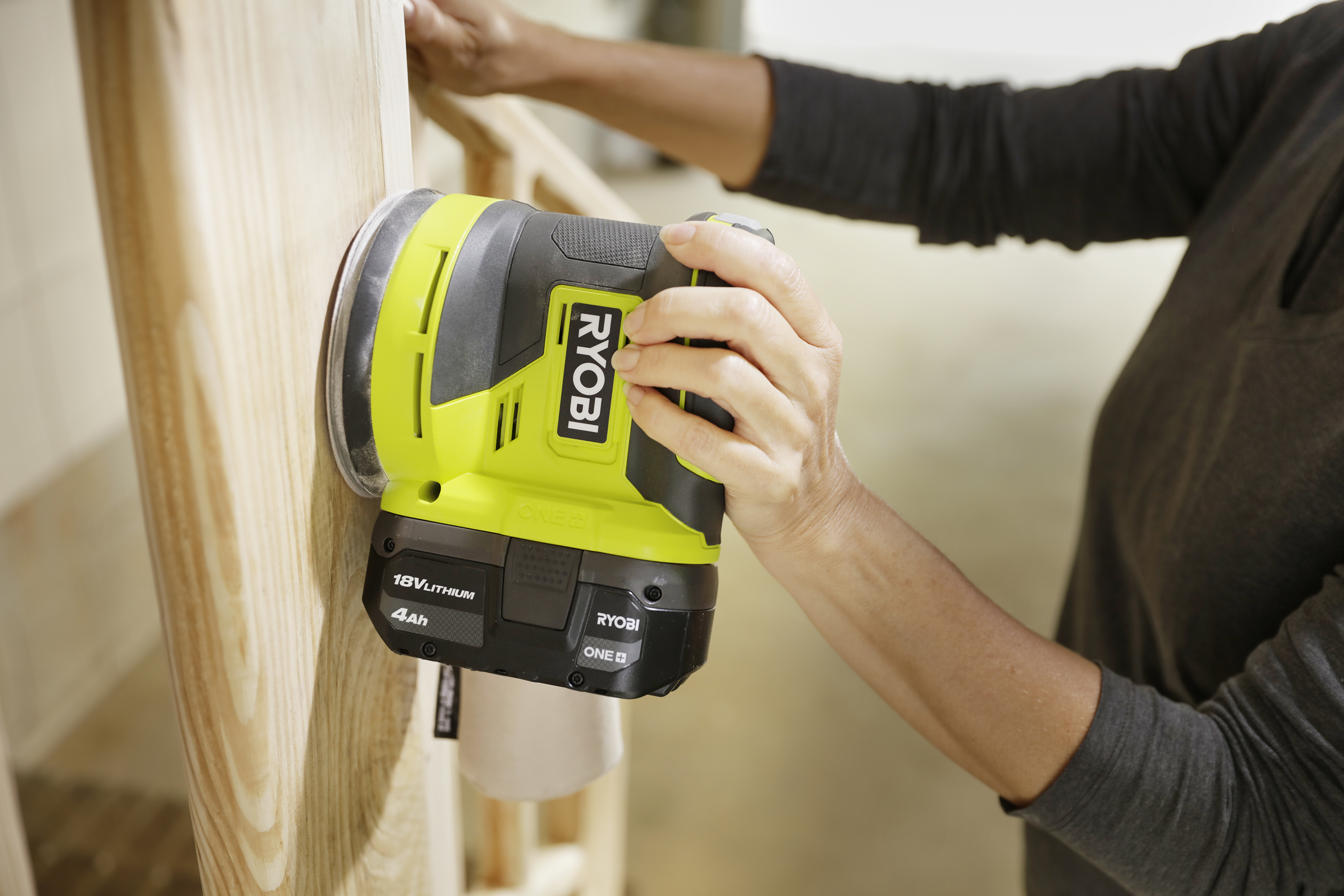 Product Features Image for 18V ONE+ 5" RANDOM ORBIT SANDER.