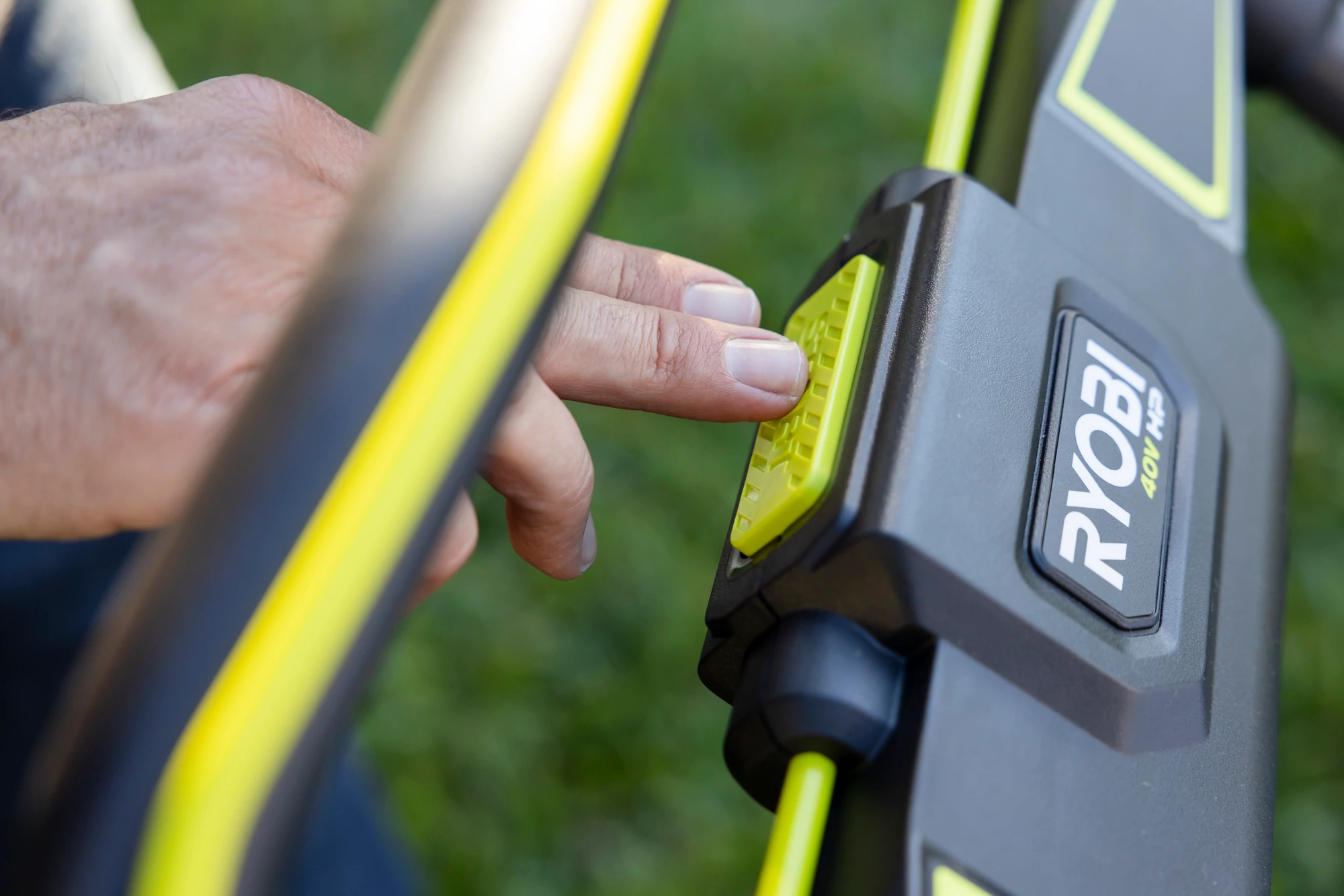 Product Features Image for 40V HP BRUSHLESS 20" PUSH LAWN MOWER.