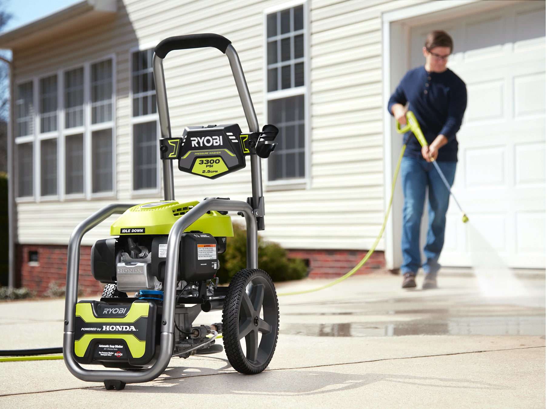 3300 PSI 2.5 GPM COLD WATER GAS PRESSURE WASHER | RYOBI Tools