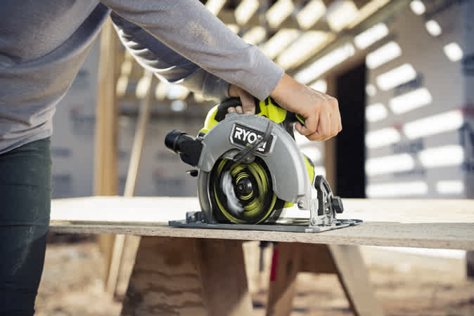 Product Features Image for 18V ONE+ HP Brushless 7-1/4" Circular Saw.