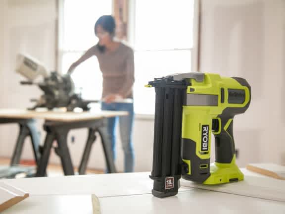 Product Features Image for 18V ONE+ AIRSTRIKE 18GA BRAD NAILER KIT.