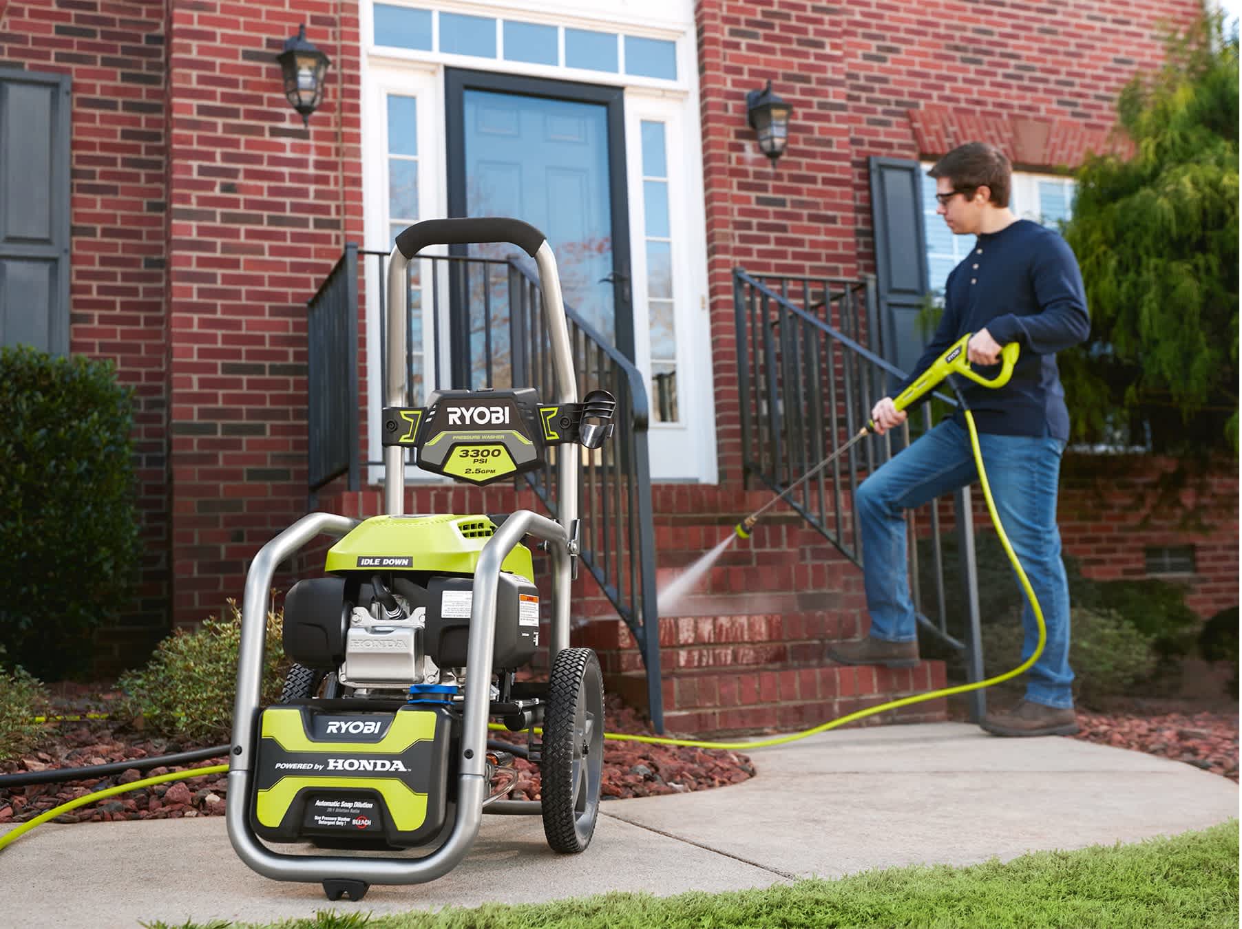 Product Features Image for 3300 PSI 2.5 GPM COLD WATER GAS PRESSURE WASHER.