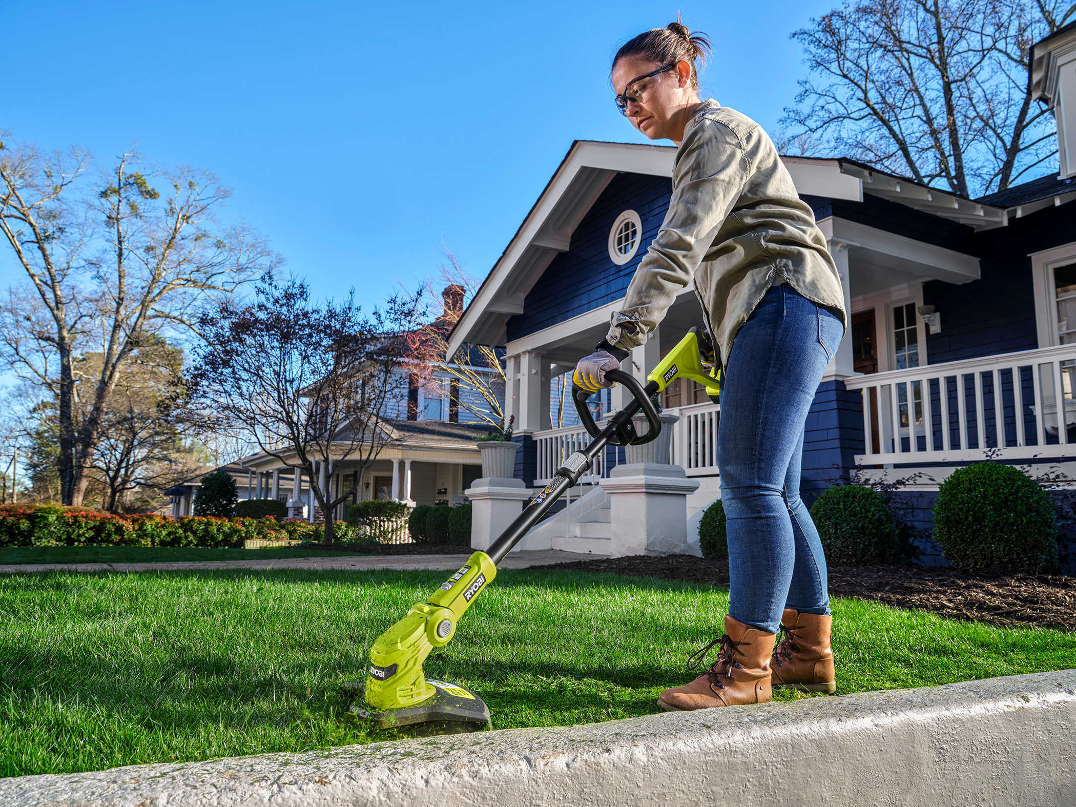 Product Features Image for 18V ONE+ 12" 3-IN-1 STRING TRIMMER, MOWER, AND EDGE (TOOL ONLY).