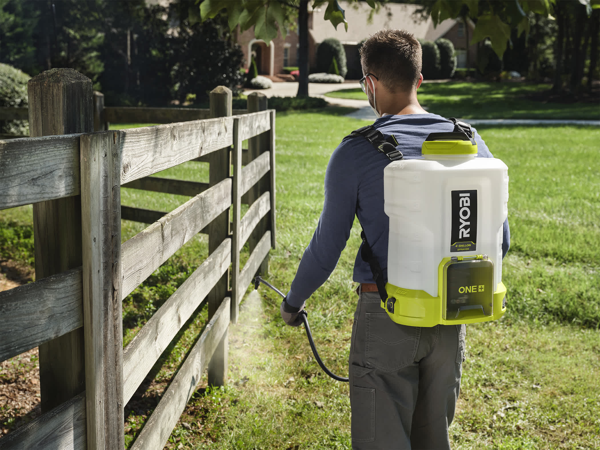 Product Features Image for 18V ONE+ 4 GALLON BACKPACK CHEMICAL SPRAYER KIT.