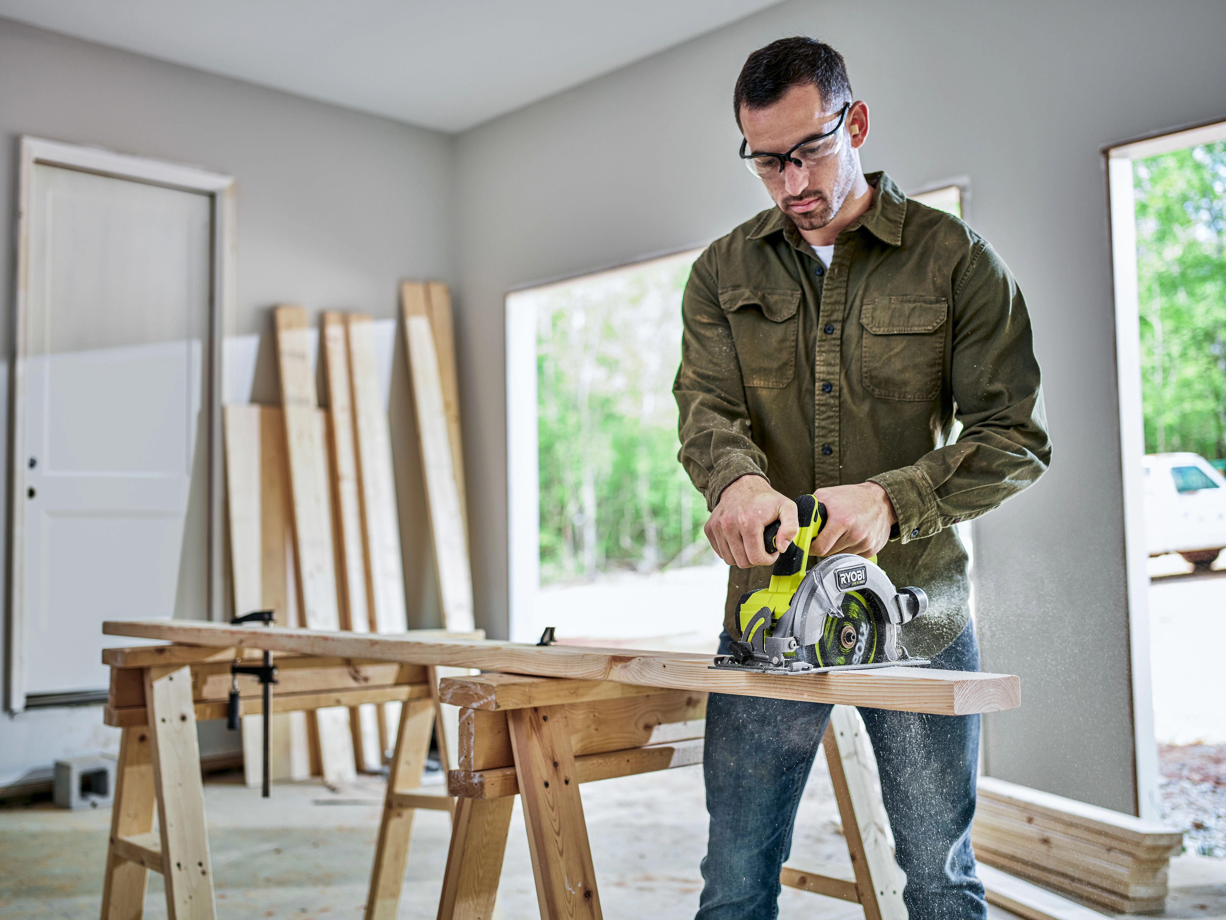 Product Features Image for 18V ONE+ HP COMPACT BRUSHLESS 6-1/2" CIRCULAR SAW (TOOL ONLY).