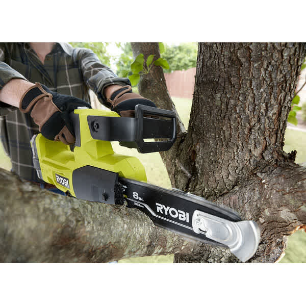 Product Features Image for 18V ONE+™ 8" CHAINSAW WITH 2AH BATTERY AND CHARGER.