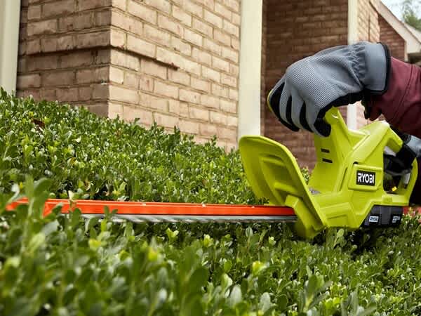 Product Features Image for 18V ONE+ Lithium-Ion Cordless Hedge Trimmer with 1.5Ah Battery and Charger.