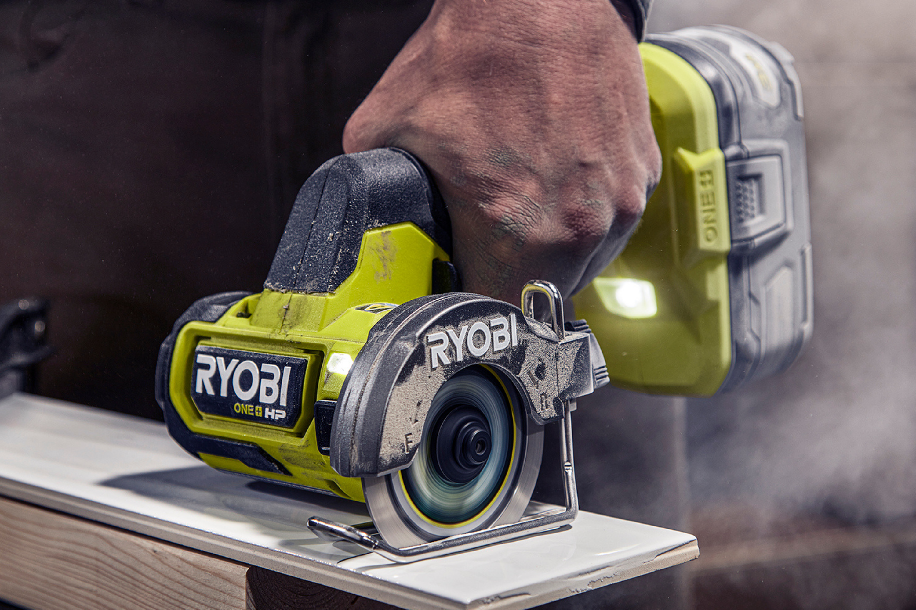 Product Features Image for 18V ONE+ HP BRUSHLESS CORDLESS COMPACT 3" CUT-OFF TOOL KIT.