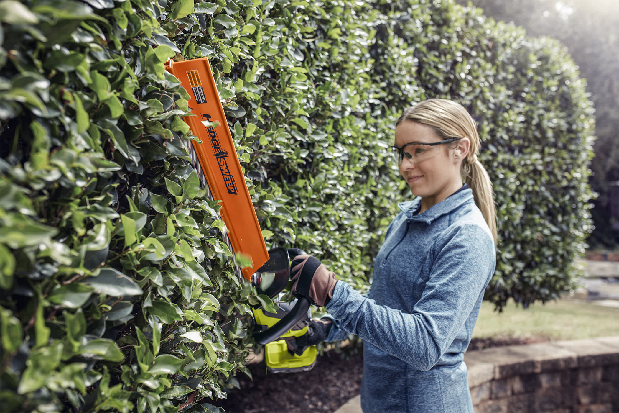 Product Features Image for 18V ONE+ HP BRUSHLESS 22" HEDGE TRIMMER.