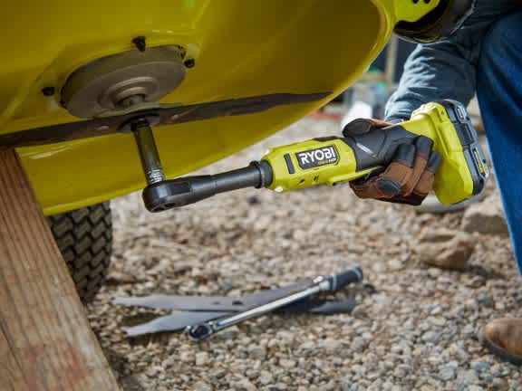 Product Features Image for 18V ONE+ HP BRUSHLESS 3/8" EXTENDED REACH RATCHET KIT (BATTERY AND CHARGER).