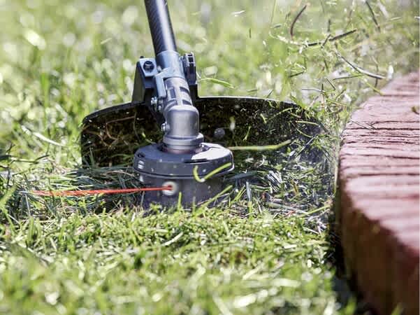 Product Features Image for 40V HP Brushless Carbon Fiber Attachment Capable String Trimmer with 4.0 Ah Battery & Charger.