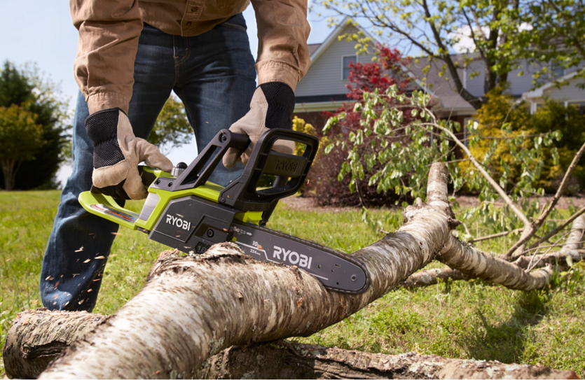 Product Features Image for 18V ONE+™ LITHIUM+™ 10" Chain Saw with 1.5Ah Battery & Charger.