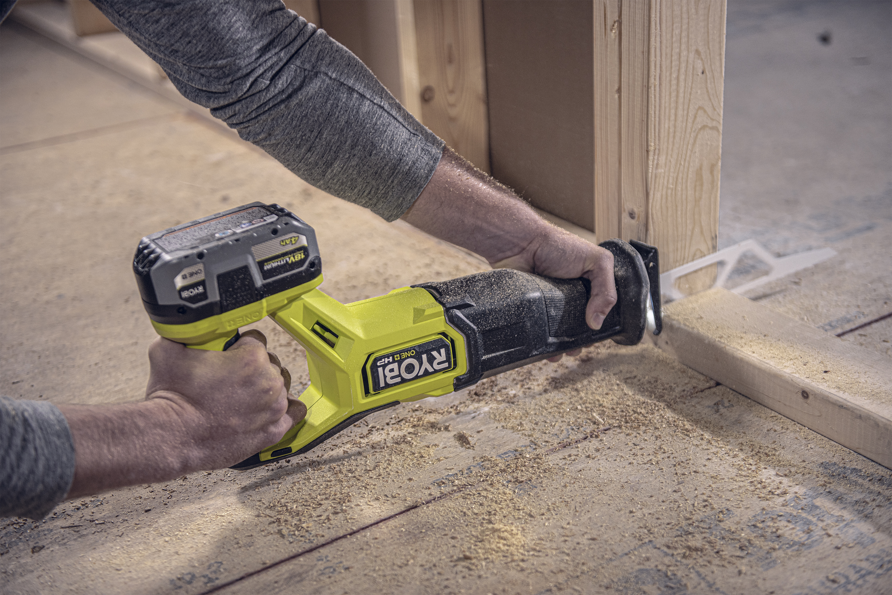 Ryobi cordless best sale reciprocating saw kit