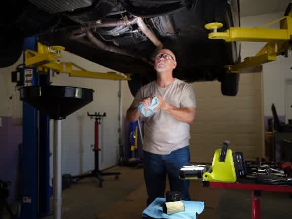 Product Features Image for 18V ONE+ CORDLESS LED HYBRID PANEL LIGHT (TOOL ONLY).