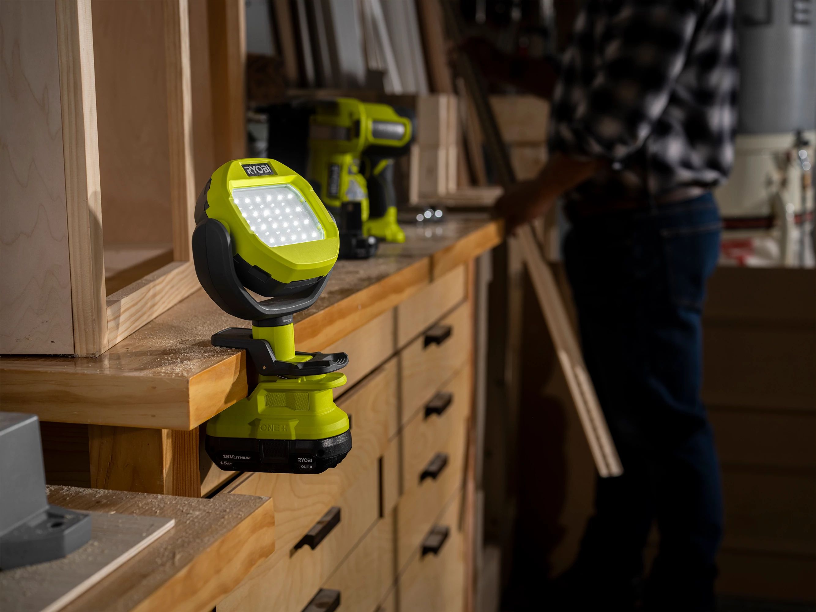 Product Features Image for 18V ONE+ LED CLAMP LIGHT.