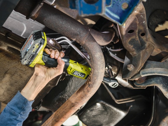 Product Features Image for 18V ONE+ HP BRUSHLESS 3/8" EXTENDED REACH RATCHET KIT (BATTERY AND CHARGER).